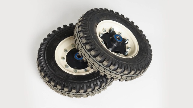 kolesa-af66b132 strednej veľkosti